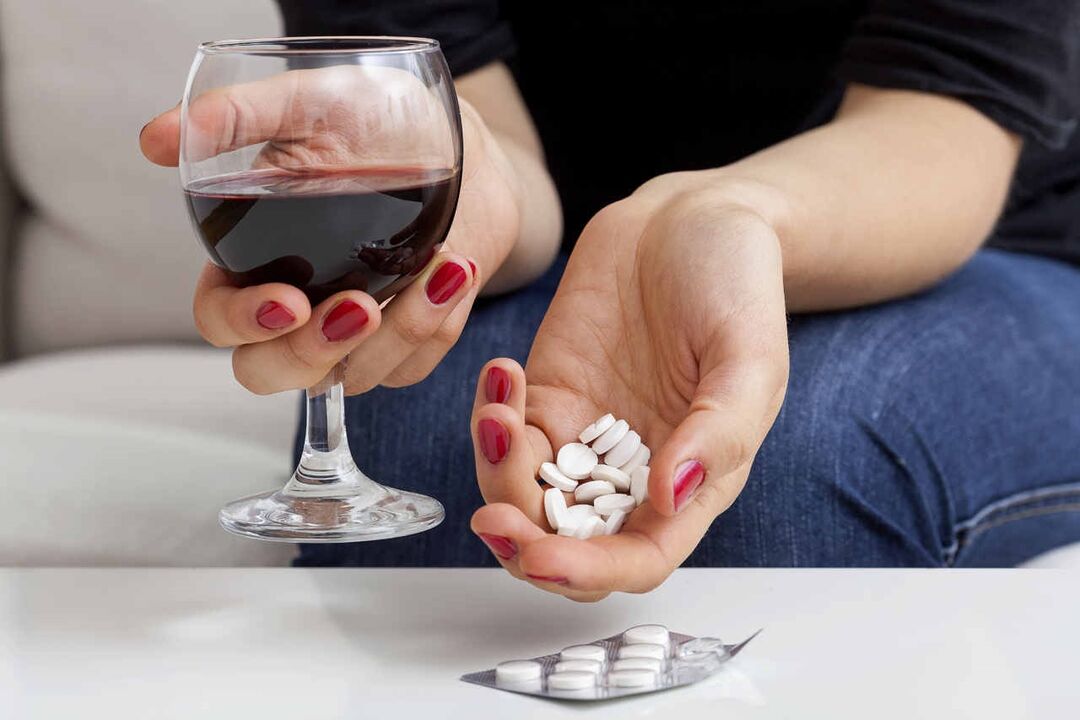 compatibility of antibiotics and alcohol